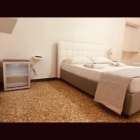 Hostel Bb La Fenice Neapol Zewnętrze zdjęcie